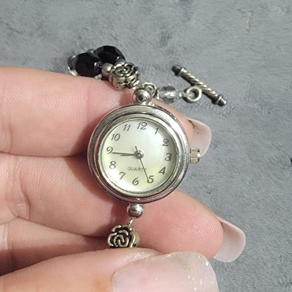 Quartz Watch - Picture 2 of 6